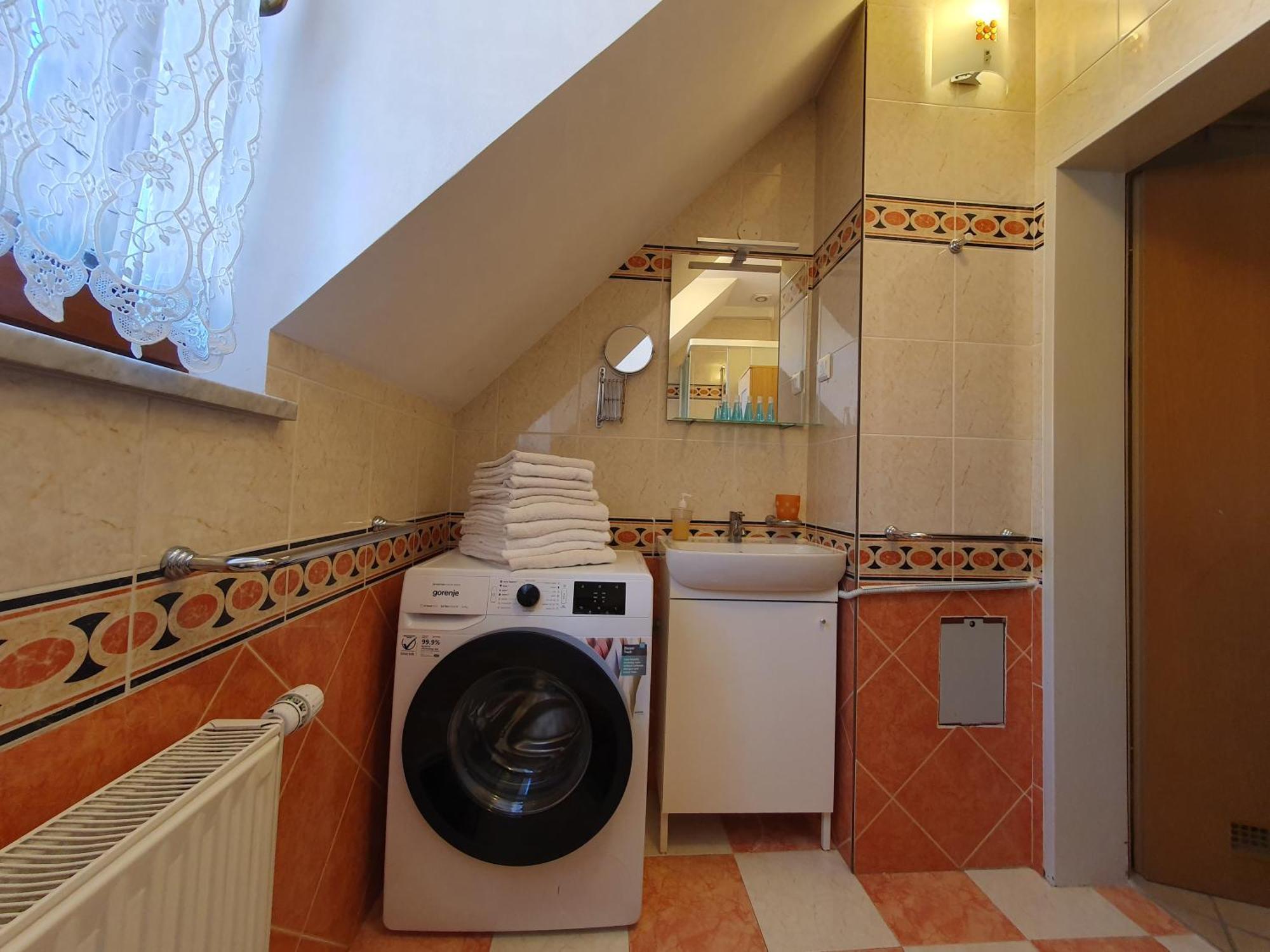 Spacious 2-bedroom Zabjak With Ac Tour As *